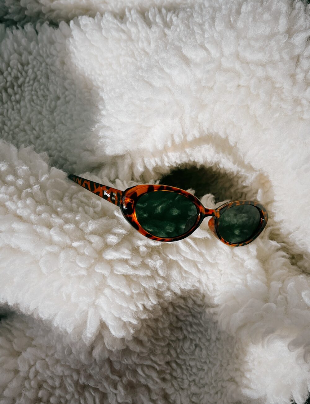 OLIVE SUNGLASSES - Image 2